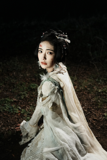 女人把腿劈开让我场景展示